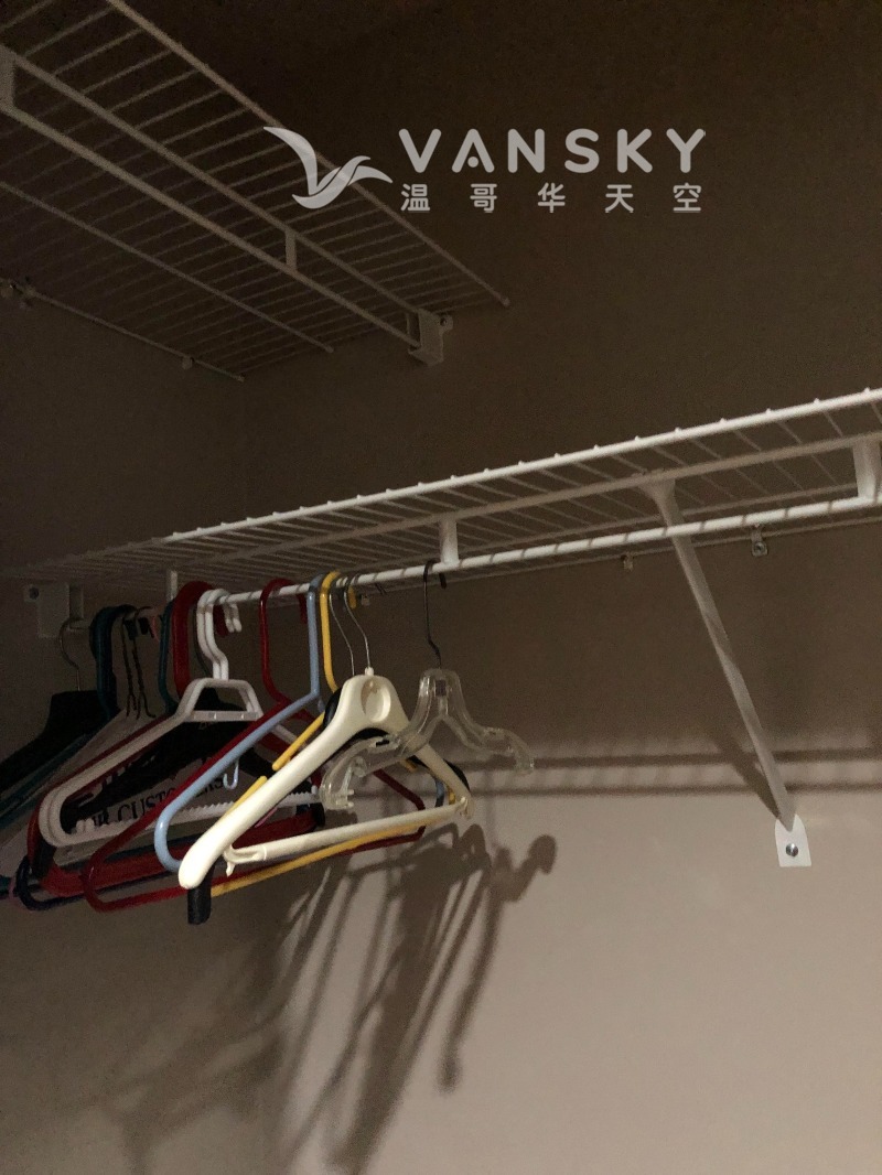 260522005237_3 - closet -1.jpg